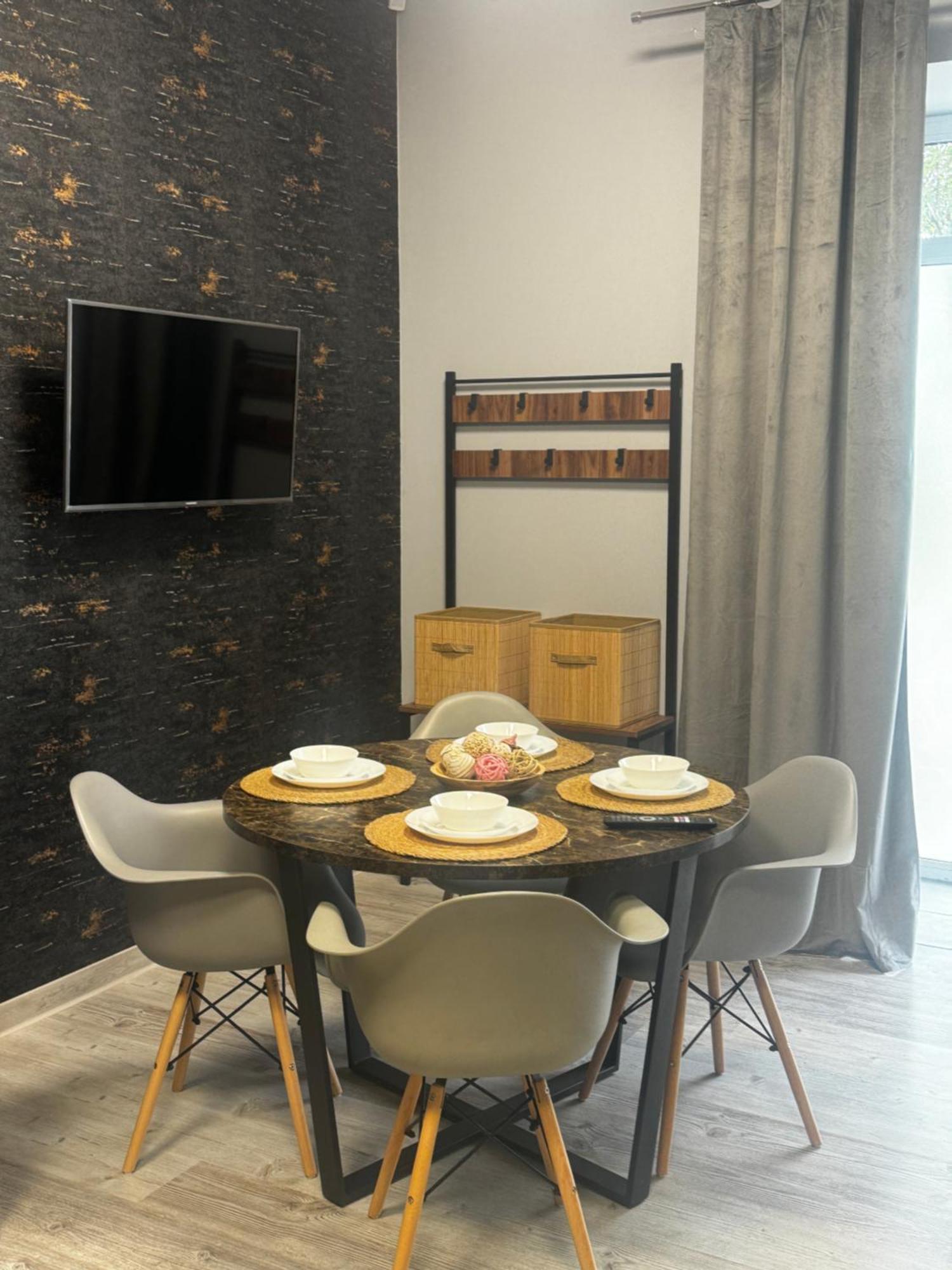 Apartamenty I Pokoje „Pod Jedynka” Konstantynow Lodzki Bagian luar foto